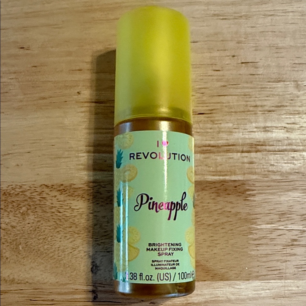 Revolution Pineapple Brightening Makeup Setting Spray - Yellow